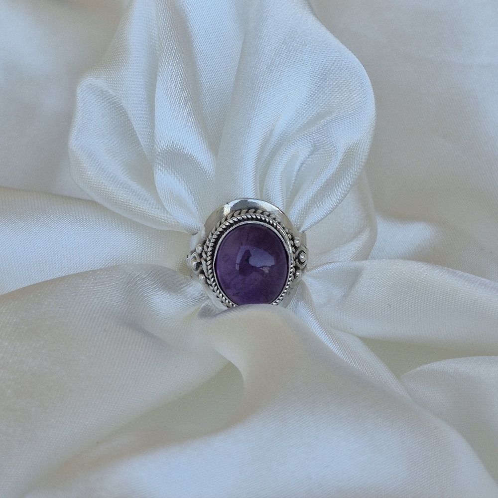 FABULOUS Sterling Silver Amethyst  Cabochon Statement Ring. Size 7